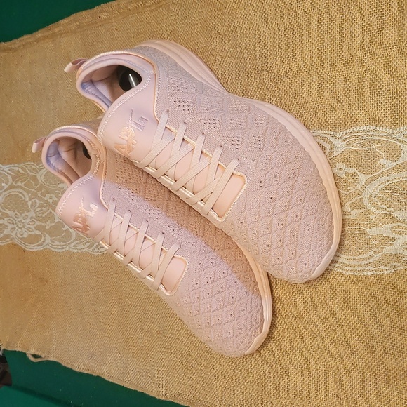 APL Techloom Phantom Women's Running Shoes Sz 14, Pink, Like New, No Box - Picture 1 of 8
